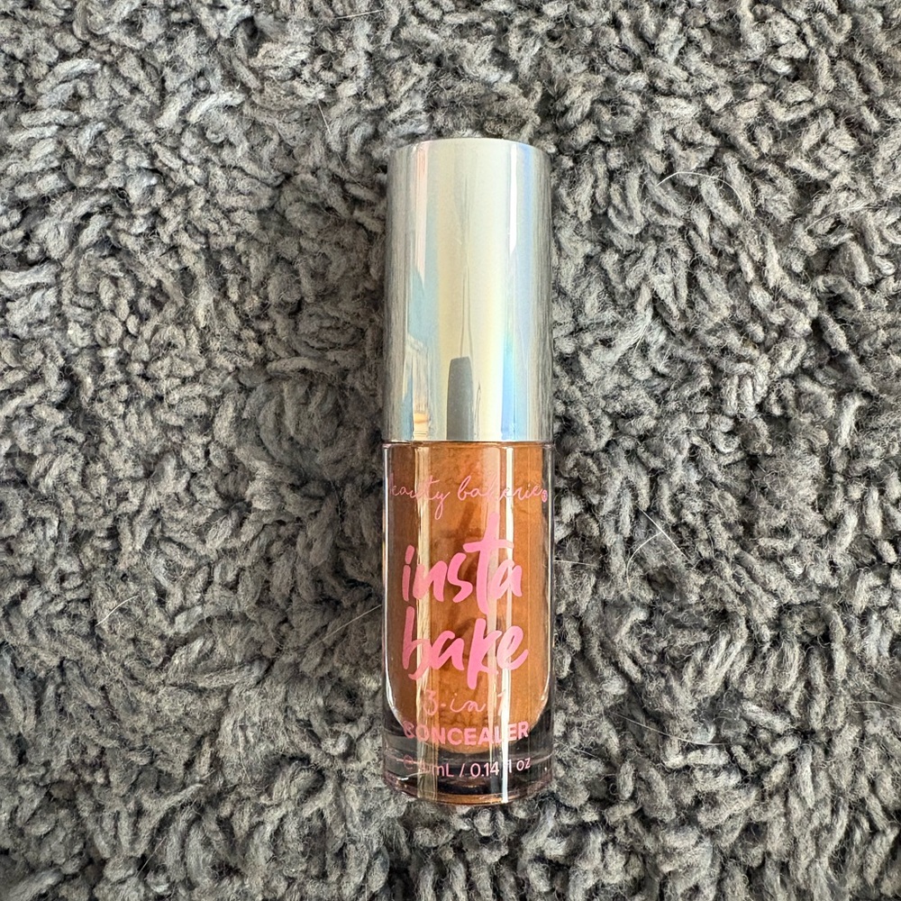 NWT insta bake 3-in-1 full coverage concealer, shade: 002 in my feelings
